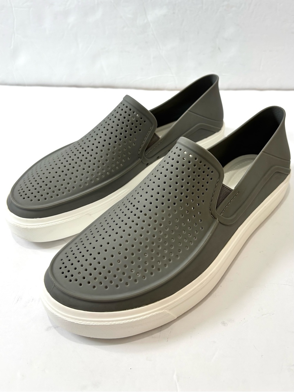 Crocs CitiLane Roka Iconic Perforated Rubber Smoke Gray Slip On Shoes Men's 8M